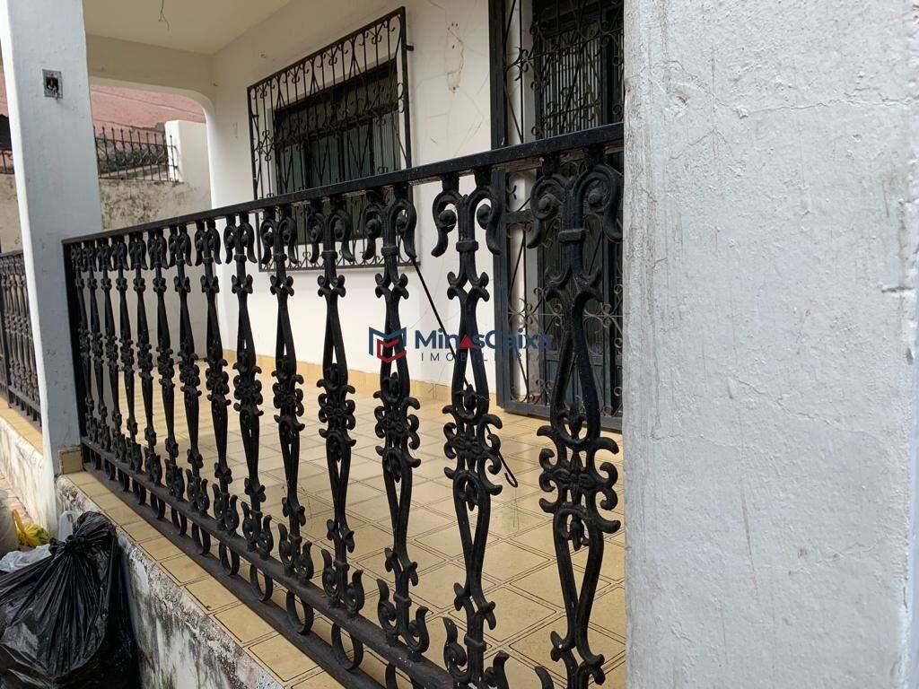 Casa, Centro Sul, 4 Quartos, 2 Vagas, 2 Suítes