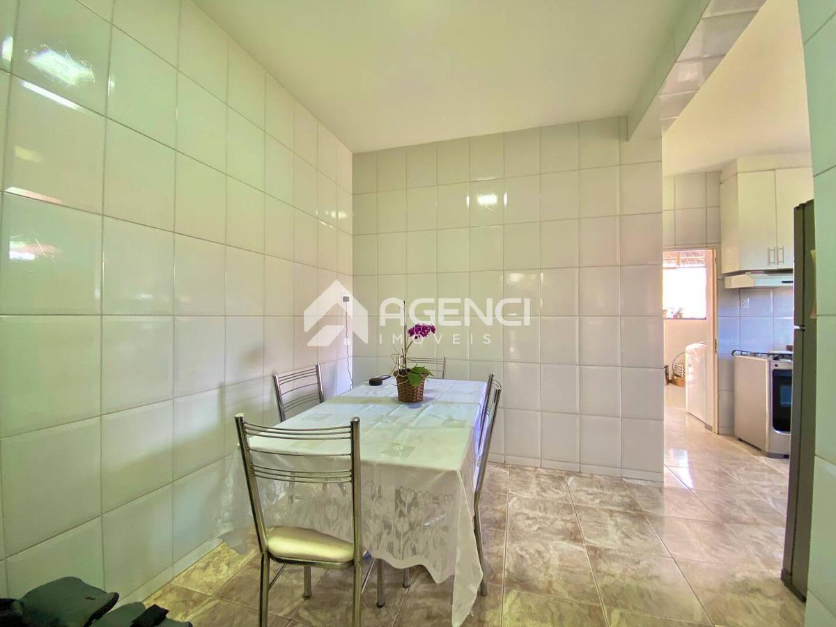 Casa, Santa Maria, 3 Quartos, 0 Vaga, 1 Suíte