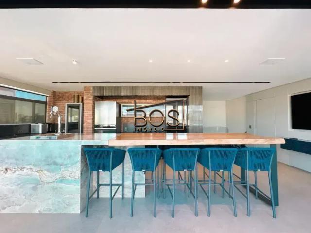 Cobertura, Centro, 3 Quartos, 4 Vagas, 2 Suítes