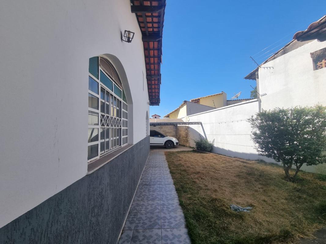 Casa, Jardim Riacho das Pedras, 3 Quartos, 8 Vagas, 2 Suítes