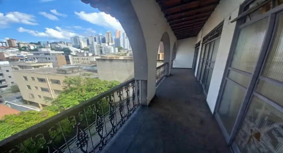 Casa, Cidade Nova, 5 Quartos, 3 Vagas, 1 Suíte
