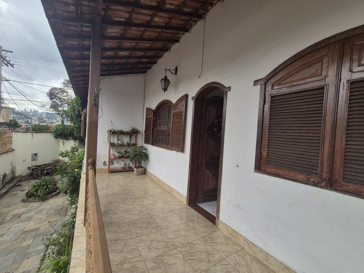 Casa, Jardim América, 5 Quartos, 3 Vagas, 1 Suíte