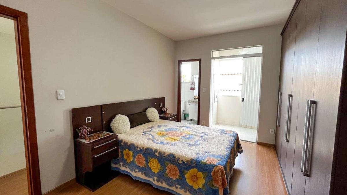 Casa, Santa Efigênia, 3 Quartos, 2 Vagas, 2 Suítes