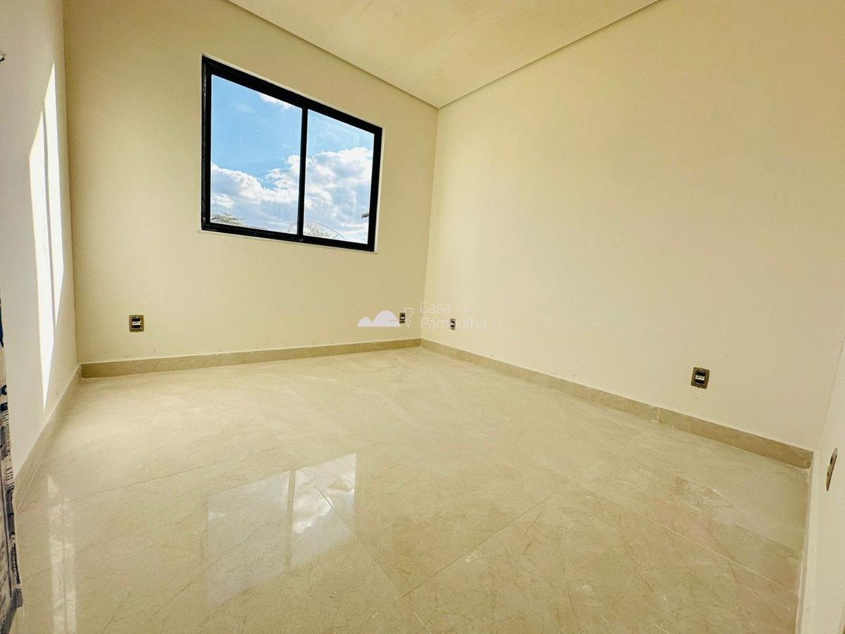 Casa, Santa Branca, 3 Quartos, 4 Vagas, 1 Suíte