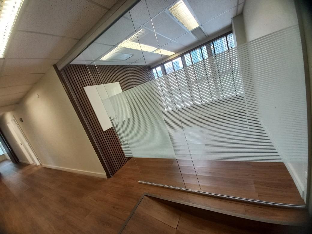 Sala, Savassi, 0 Quarto, 2 Vagas