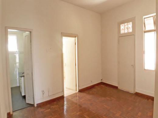 Casa, Centro, 4 Quartos, 0 Vaga, 1 Suíte