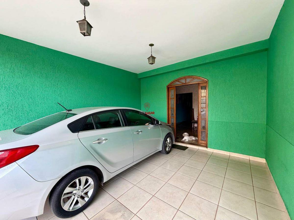 Casa, Tirol, 3 Quartos, 2 Vagas, 1 Suíte