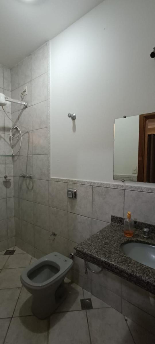 Casa, Casa Amarela, 5 Quartos, 40 Vagas, 5 Suítes