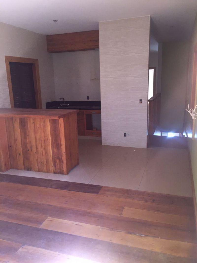 Casa, Cabral, 3 Quartos, 4 Vagas, 1 Suíte