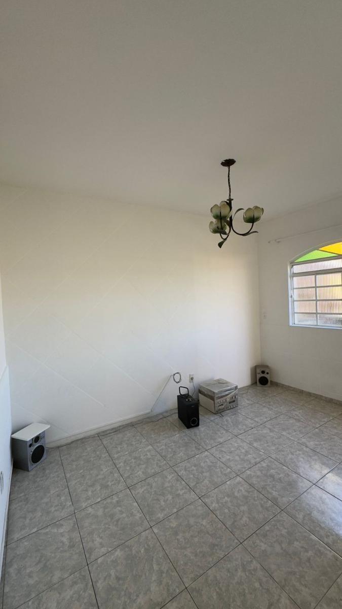 Casa, Fernão Dias, 3 Quartos, 4 Vagas, 1 Suíte