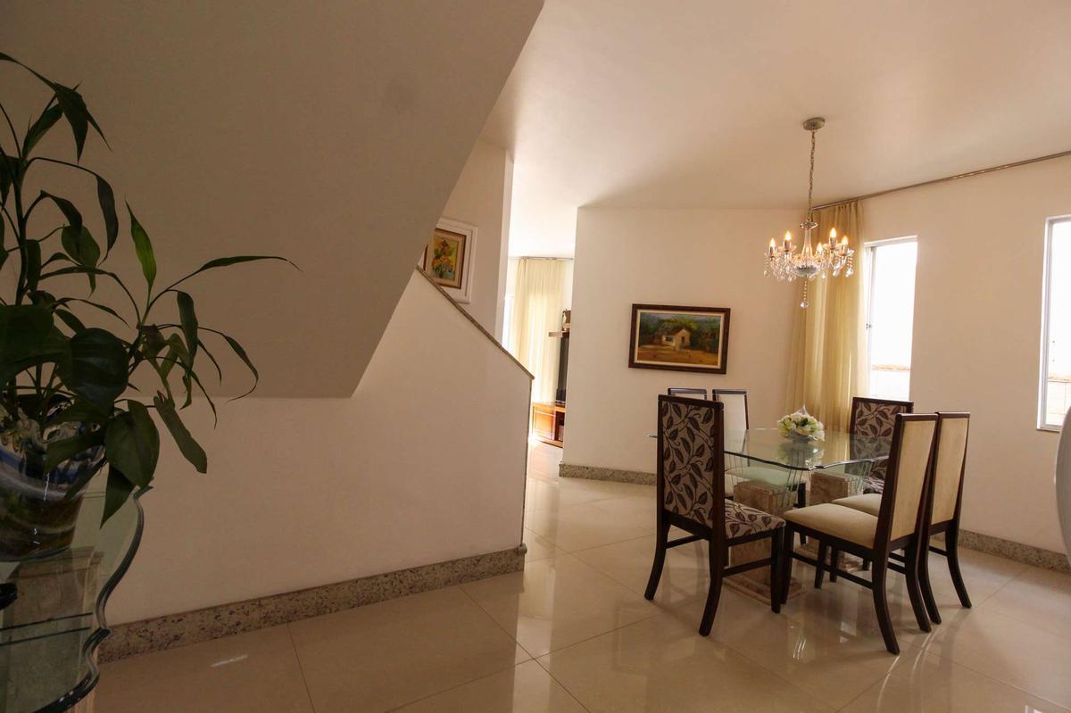 Casa, Dona Clara, 3 Quartos, 4 Vagas, 1 Suíte