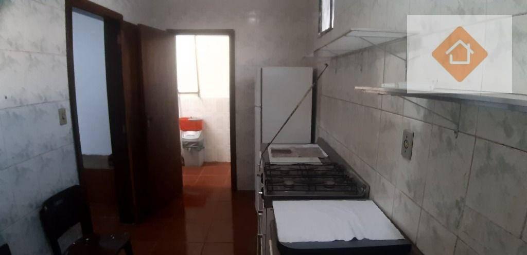 Casa, Sagrada Família, 2 Quartos, 0 Vaga