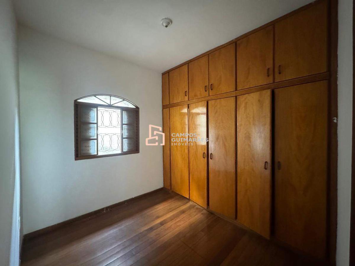 Casa, Das Industrias I (barreiro), 3 Quartos, 3 Vagas, 1 Suíte
