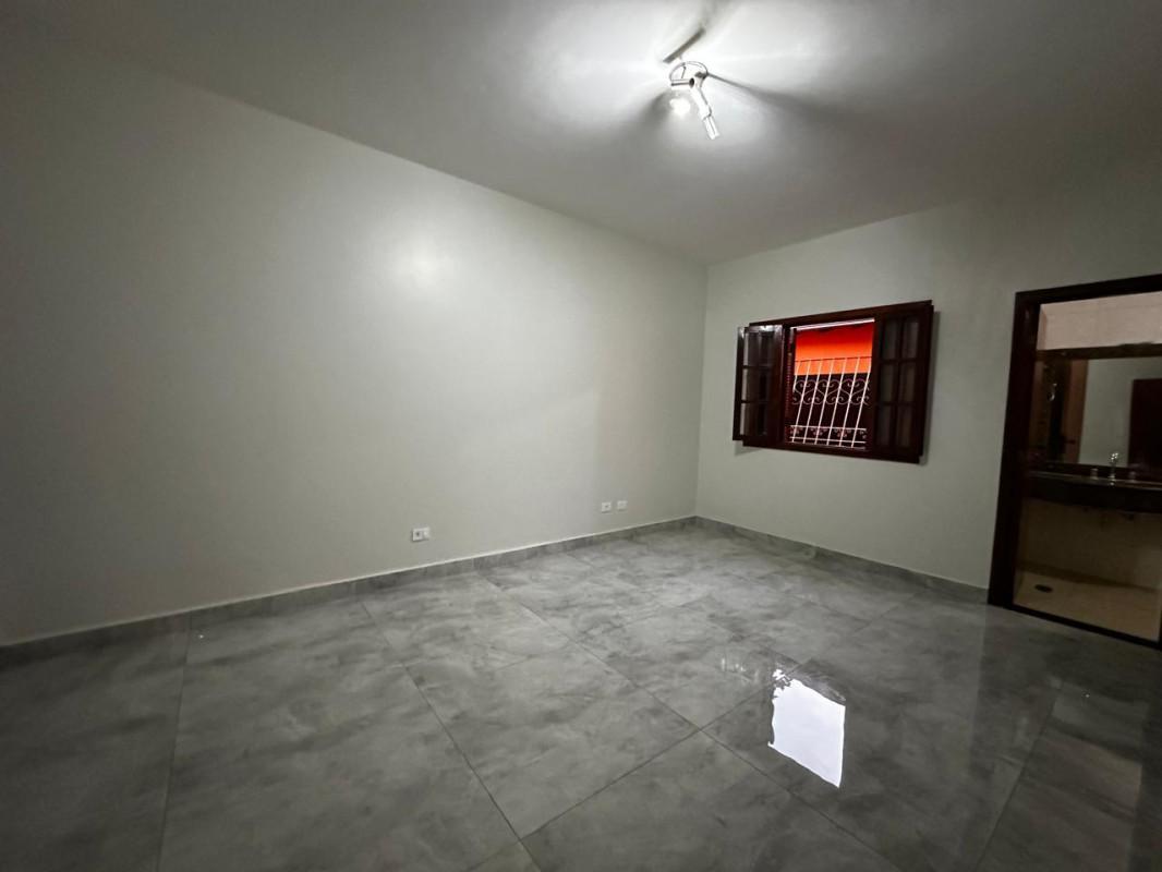 Casa, Centro, 3 Quartos, 2 Vagas, 1 Suíte