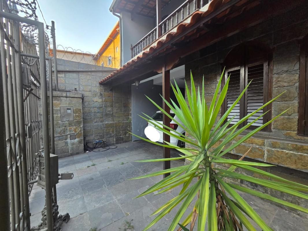 Casa, Coqueiros, 4 Quartos, 1 Vaga, 1 Suíte