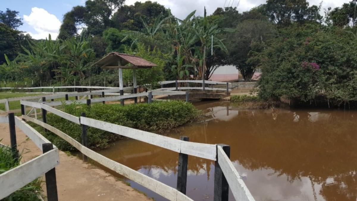 Fazenda, Califórnia, 5 Quartos, 3 Vagas, 1 Suíte