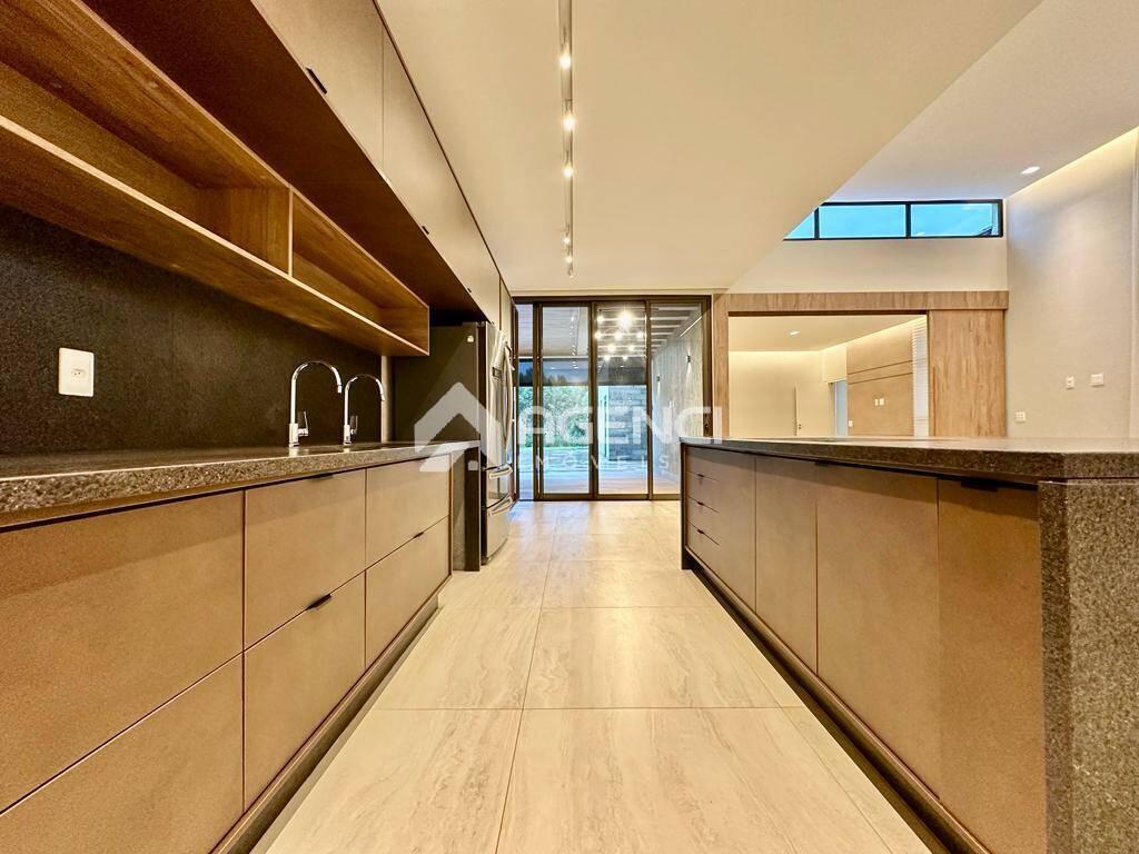 Casa, Alphaville - Lagoa dos Ingleses, 4 Quartos, 0 Vaga, 4 Suítes