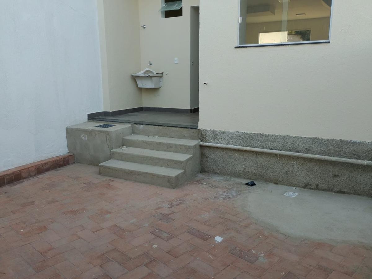 Casa, Santa Branca, 3 Quartos, 2 Vagas, 1 Suíte