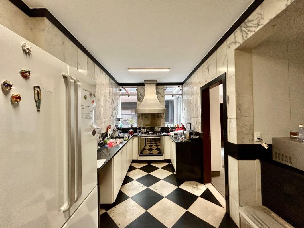 Apartamento, Serra, 4 Quartos, 0 Vaga, 2 Suítes