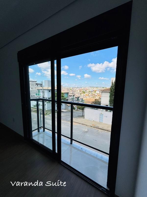 Casa, Cabral, 3 Quartos, 4 Vagas, 1 Suíte