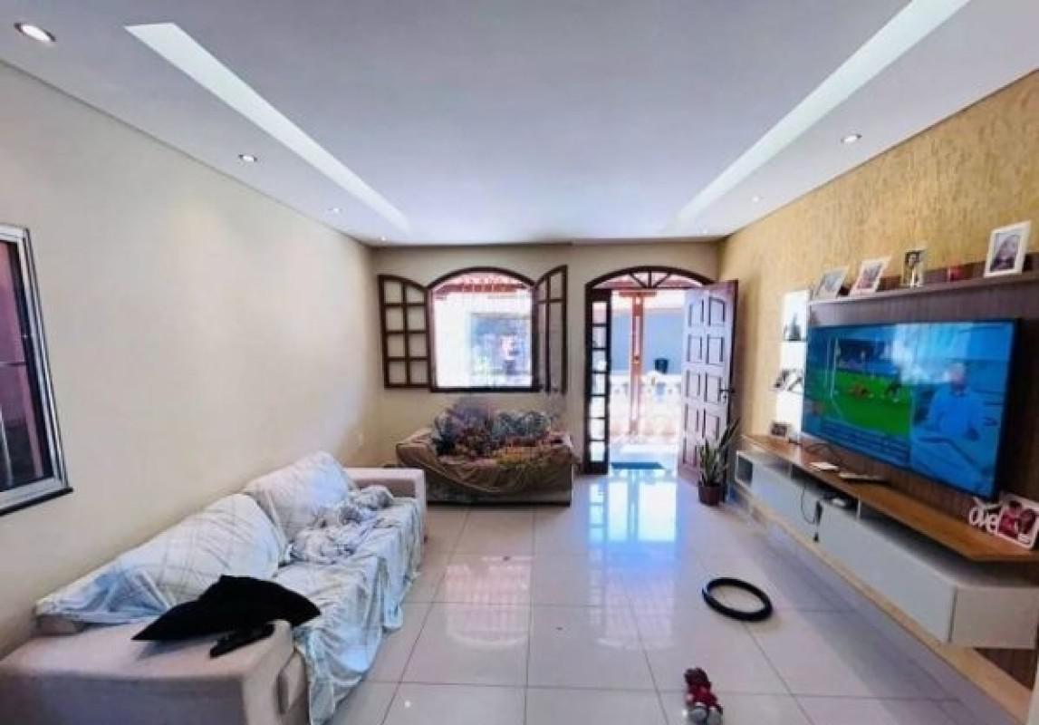Casa, Céu Azul, 3 Quartos, 5 Vagas, 1 Suíte