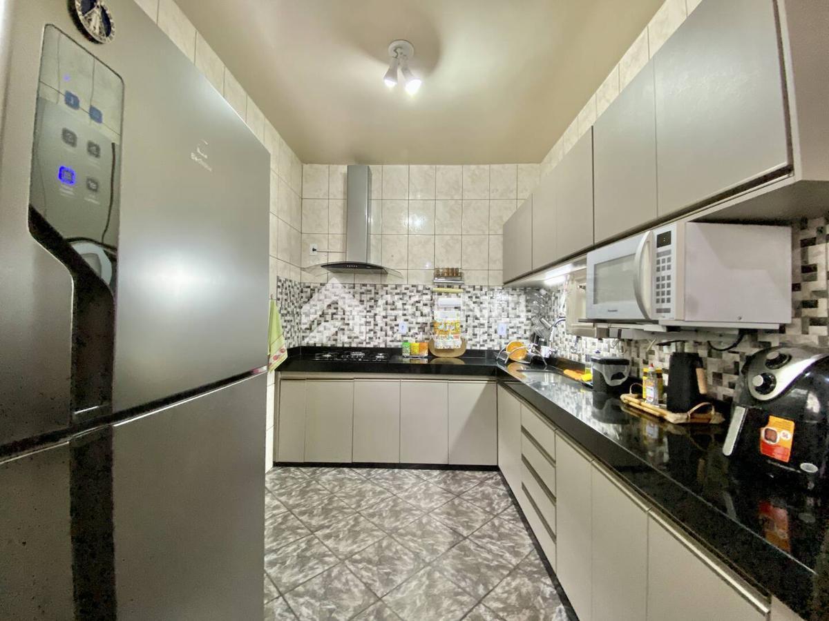 Casa, Santa Maria, 5 Quartos, 0 Vaga, 3 Suítes