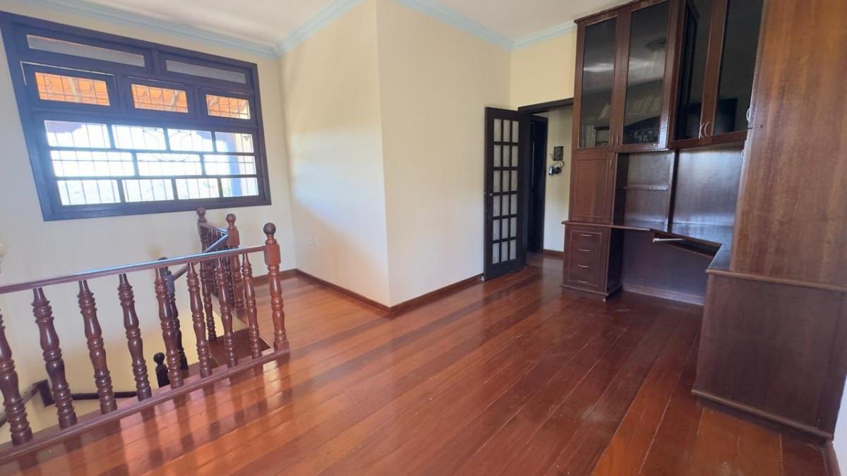 Casa, Bom Sossego, 5 Quartos, 8 Vagas, 2 Suítes