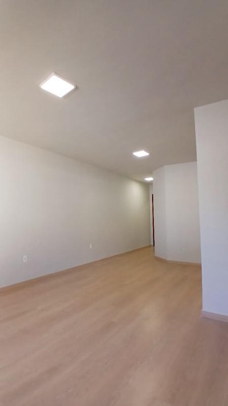 Casa, Castelo, 4 Quartos, 2 Vagas, 1 Suíte