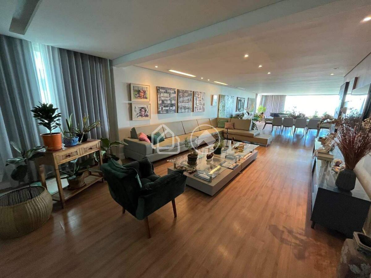 Casa, Buritis, 4 Quartos, 7 Vagas, 3 Suítes