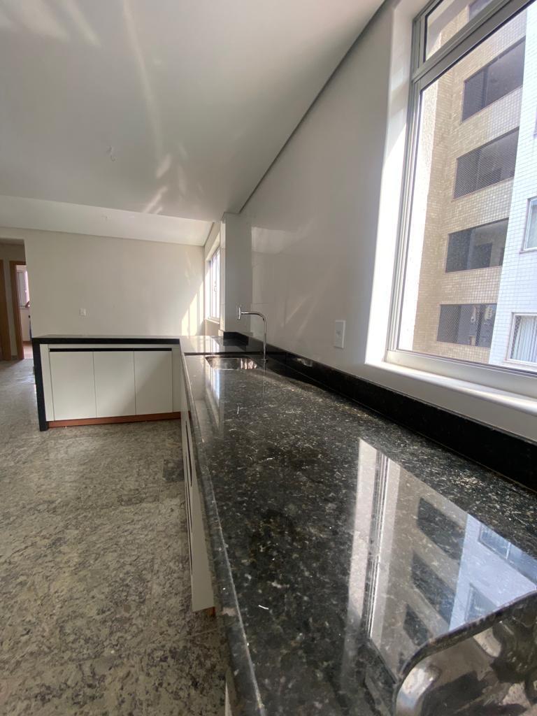 Cobertura, Funcionários, 2 Quartos, 2 Vagas, 2 Suítes