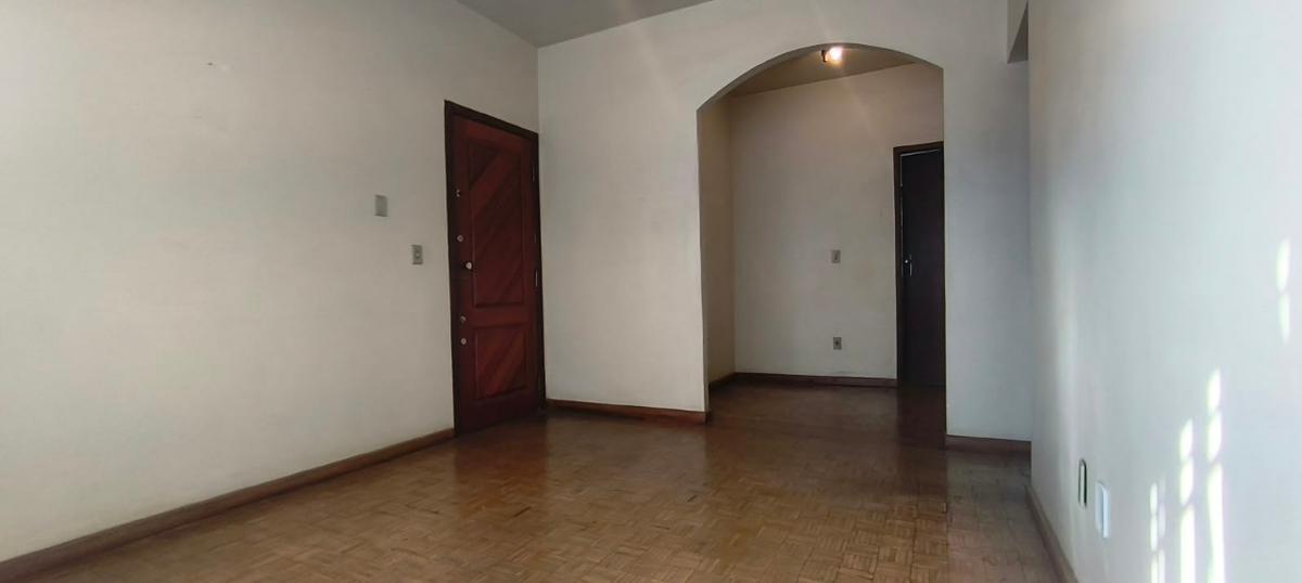 Apartamento, Sagrada Família, 2 Quartos, 1 Vaga, 1 Suíte
