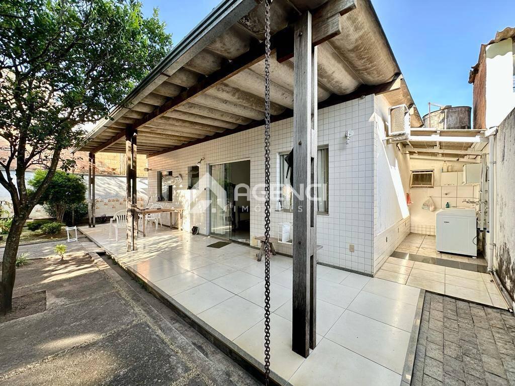 Casa, Camargos, 2 Quartos, 0 Vaga, 1 Suíte