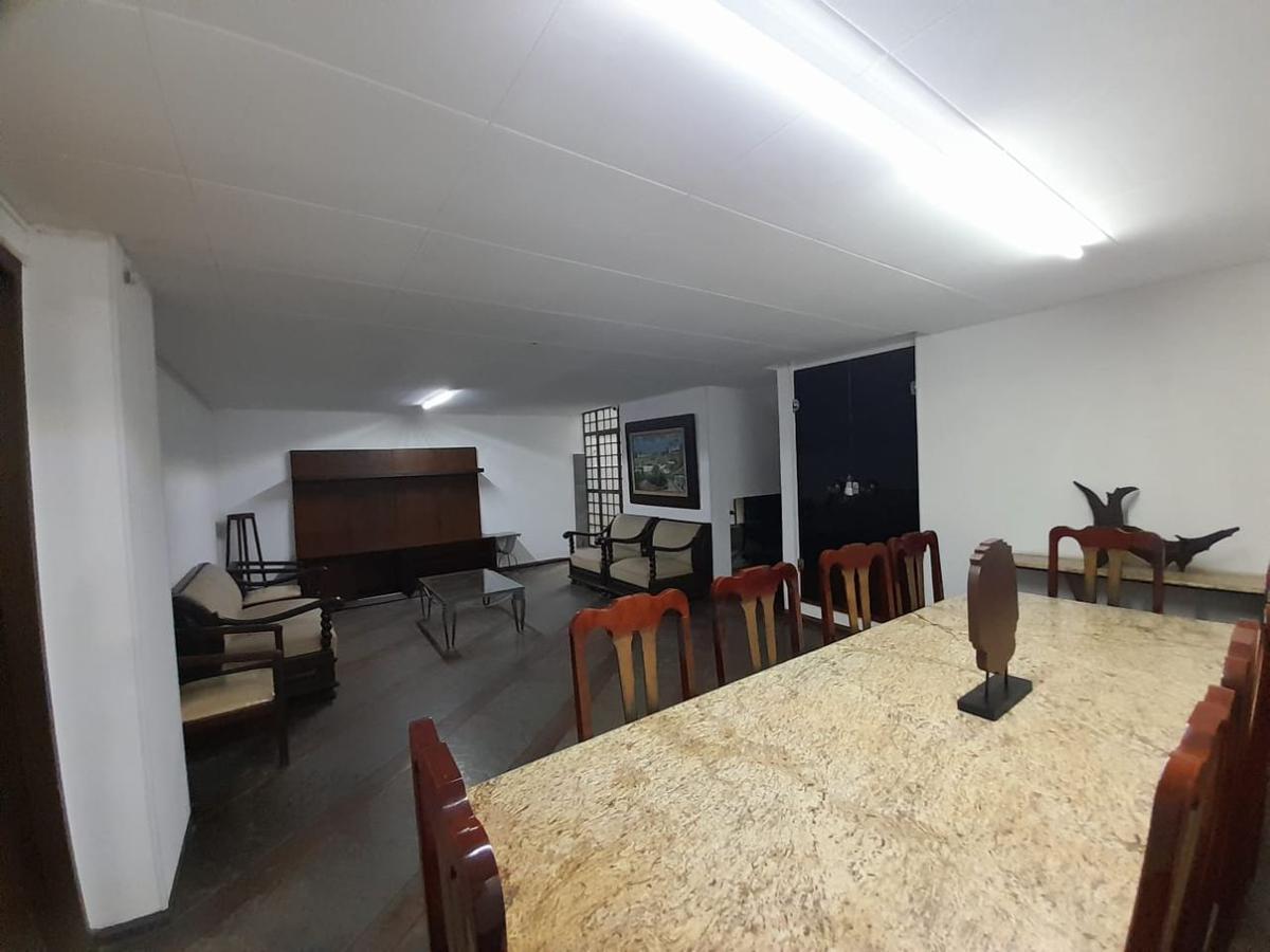 Casa, Sagrada Família, 6 Quartos, 4 Vagas, 4 Suítes