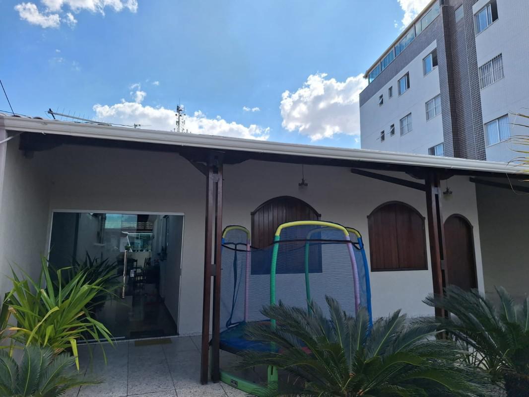 Casa, Tirol, 3 Quartos, 3 Vagas, 1 Suíte