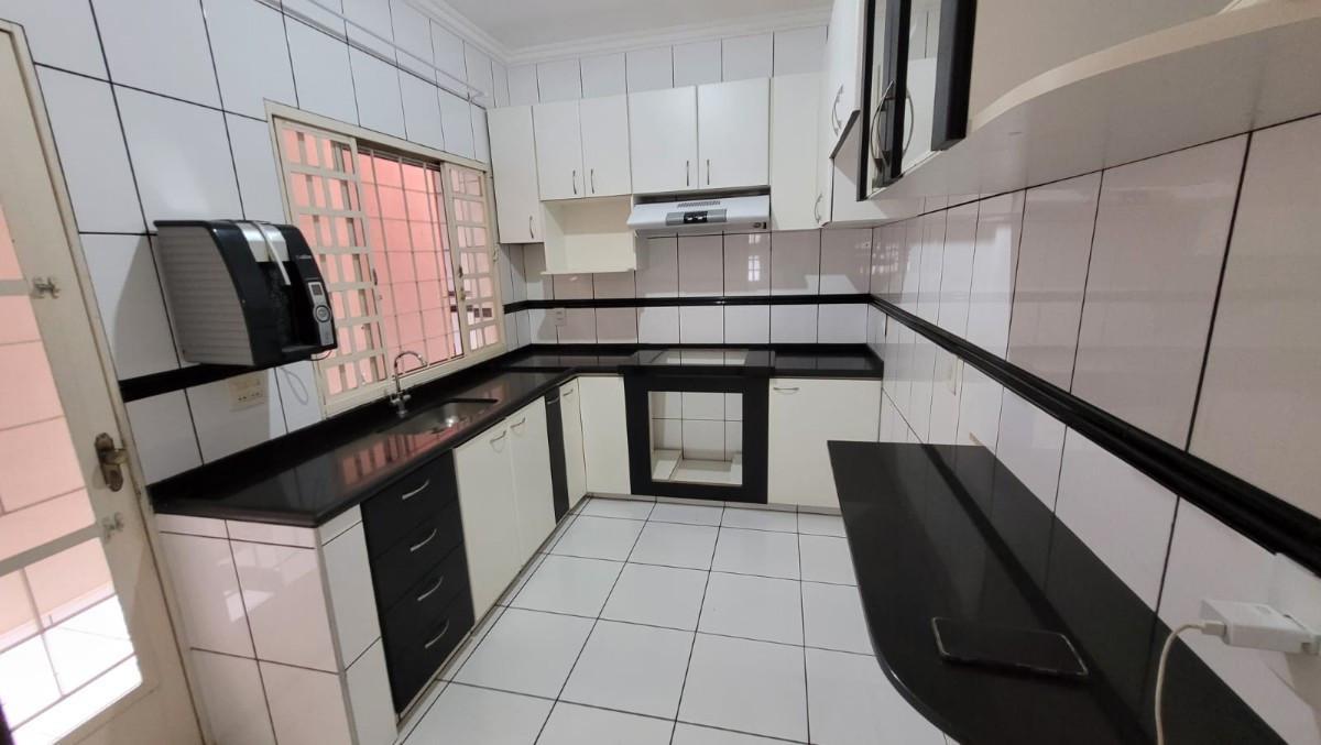 Casa, Tirol (barreiro), 3 Quartos, 2 Vagas, 1 Suíte