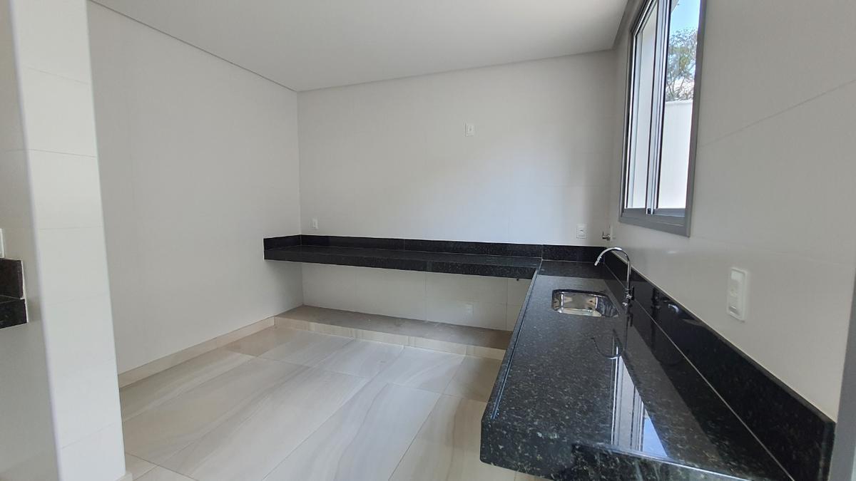 Casa, Centro, 3 Quartos, 2 Vagas, 1 Suíte