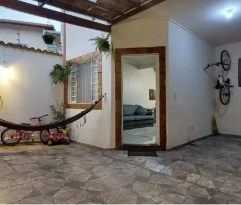 Casa, Santa Cruz Industrial, 3 Quartos, 2 Vagas