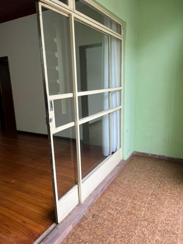 Casa, Centro, 4 Quartos, 0 Vaga