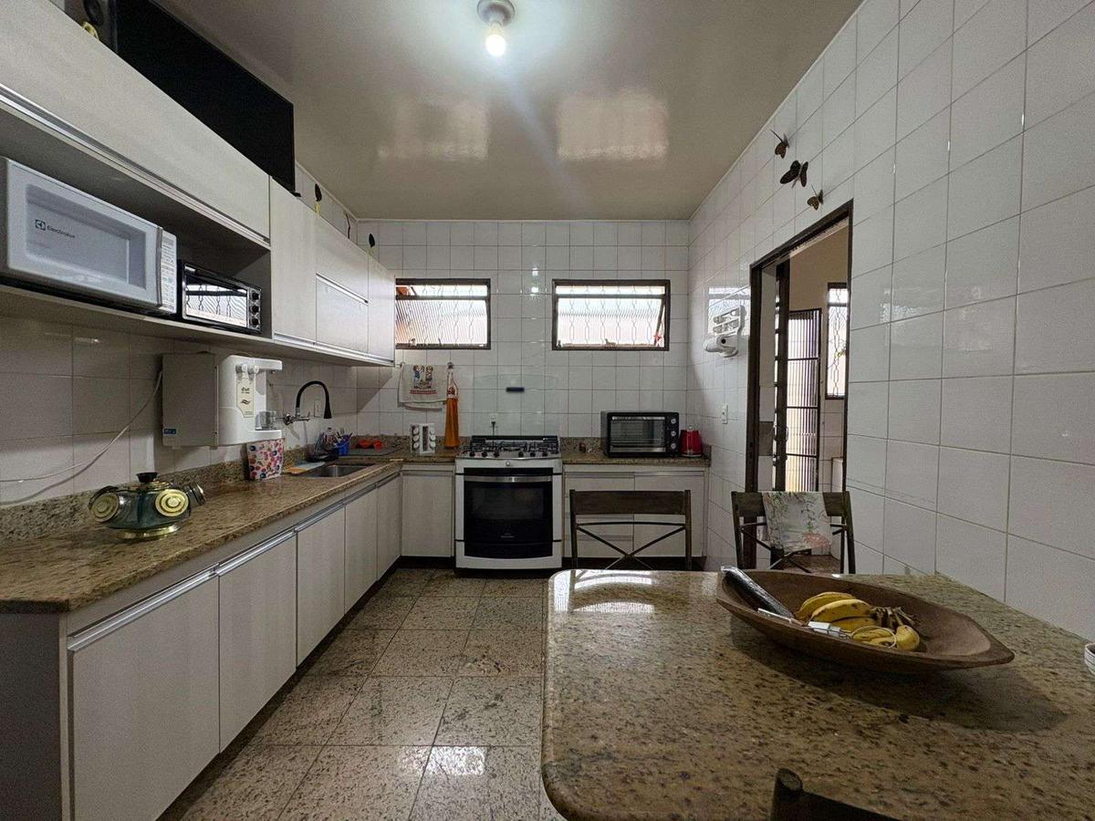 Casa, Dona Clara, 3 Quartos, 4 Vagas, 1 Suíte
