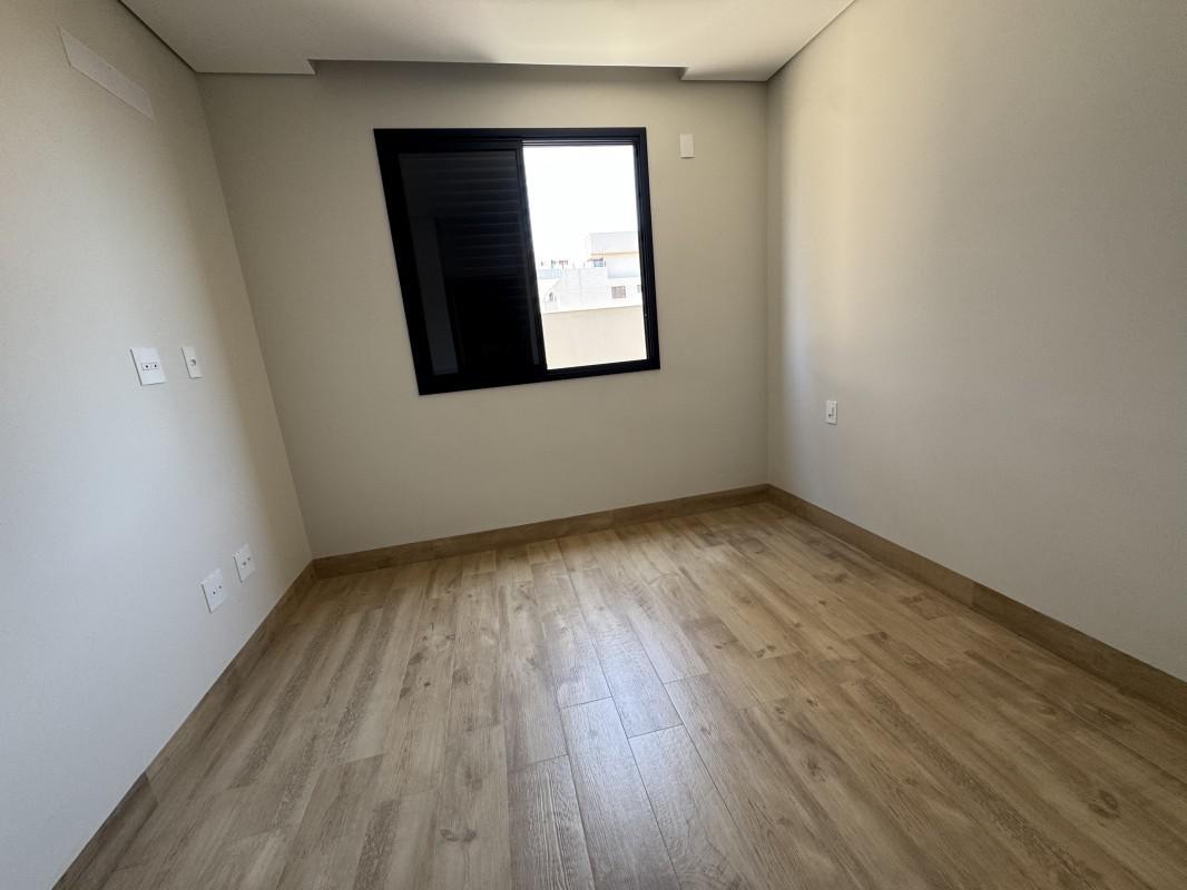 Casa, Jaraguá, 4 Quartos, 3 Vagas, 1 Suíte