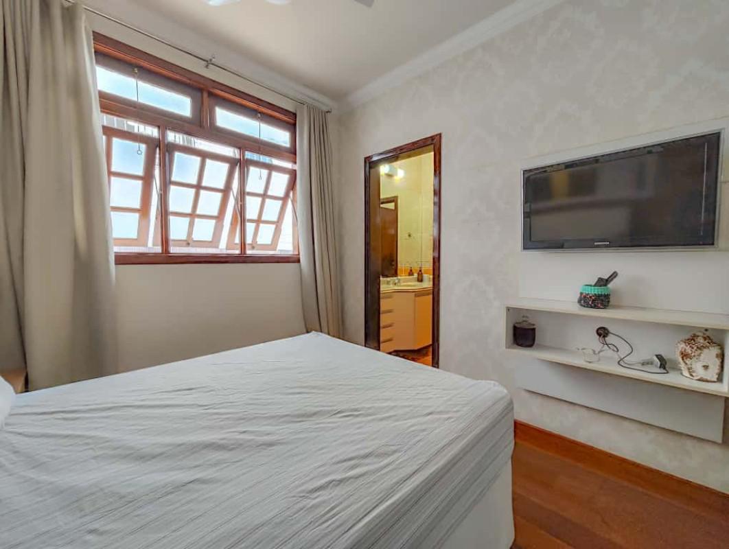 Casa, Castelo, 5 Quartos, 4 Vagas, 2 Suítes