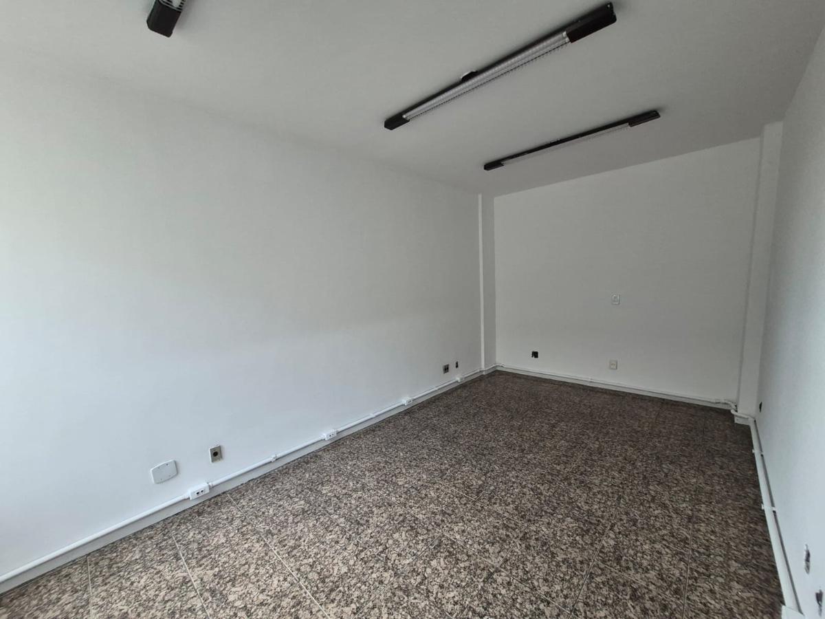 Sala, Estoril, 0 Quarto, 2 Vagas