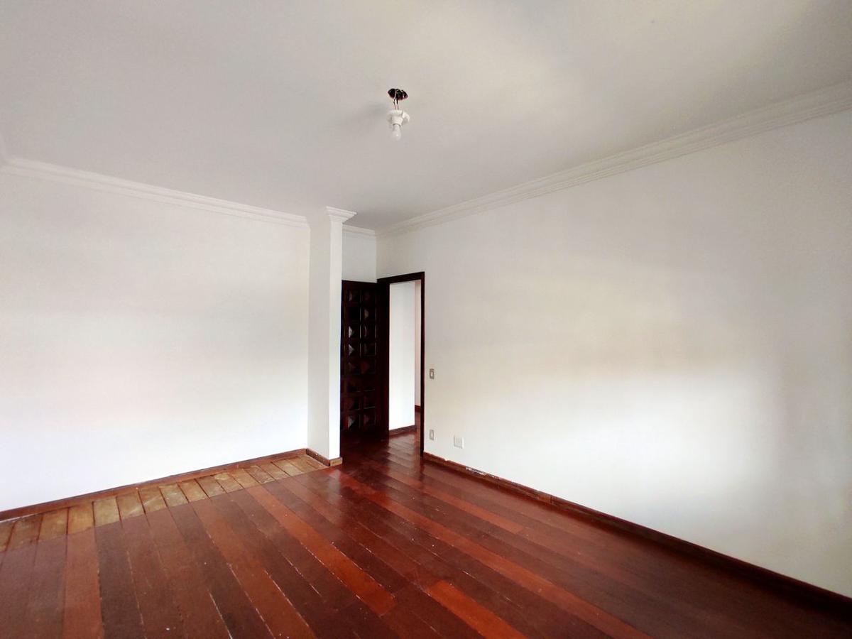Casa Comercial, São José, 6 Quartos, 4 Vagas, 2 Suítes