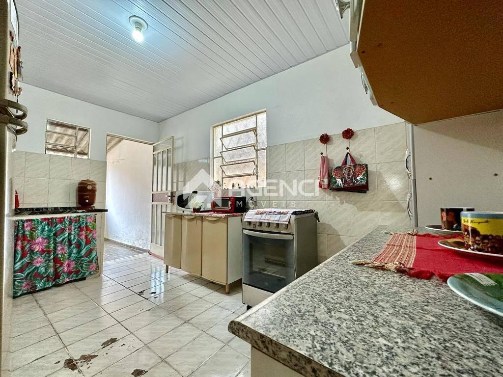 Casa, Coqueiros, 3 Quartos, 0 Vaga, 0 Suíte