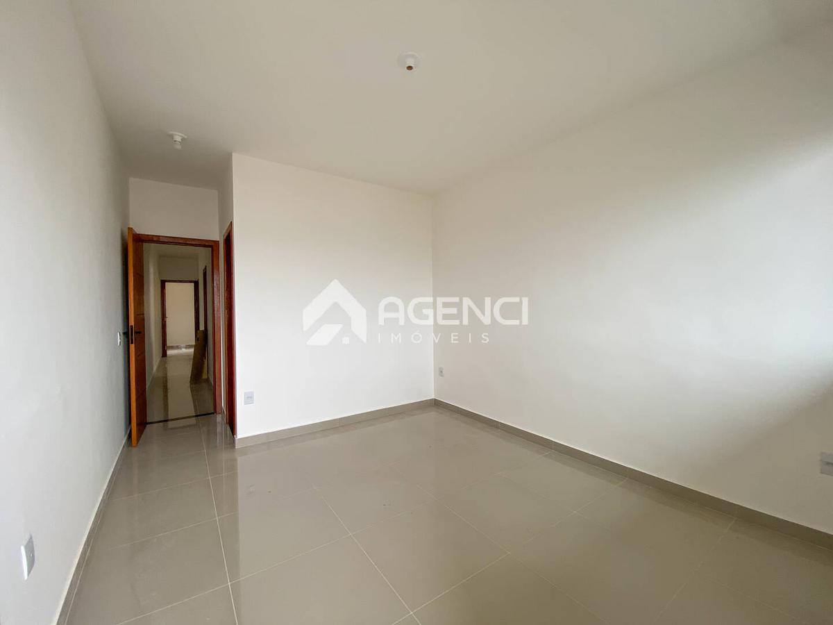 Casa, Cabral, 3 Quartos, 0 Vaga, 1 Suíte