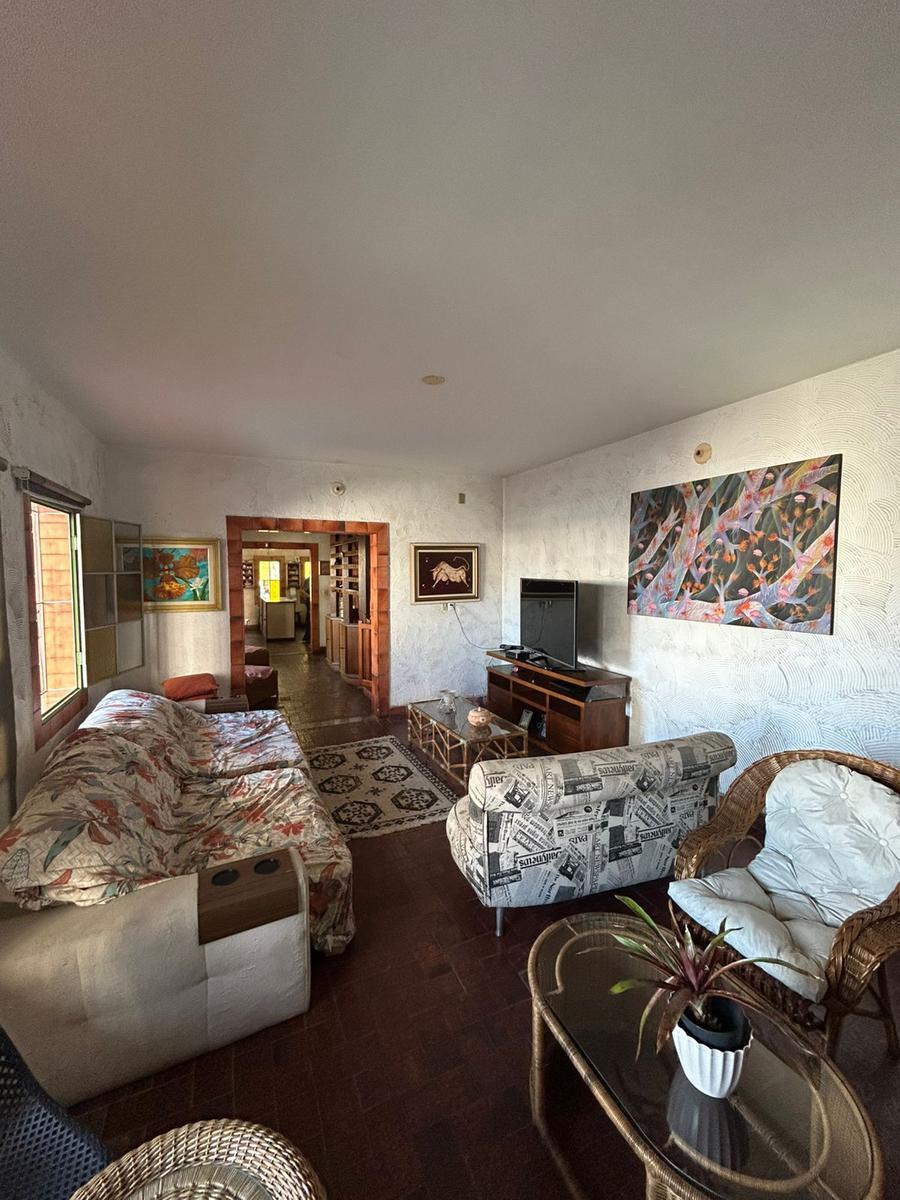 Casa Comercial, Castelo, 5 Quartos, 2 Vagas, 1 Suíte