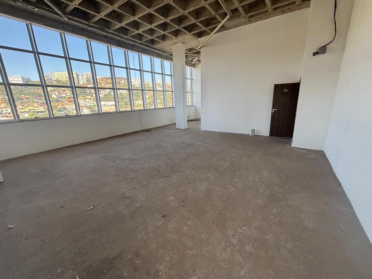 Sala, Estoril, 0 Quarto, 0 Vaga