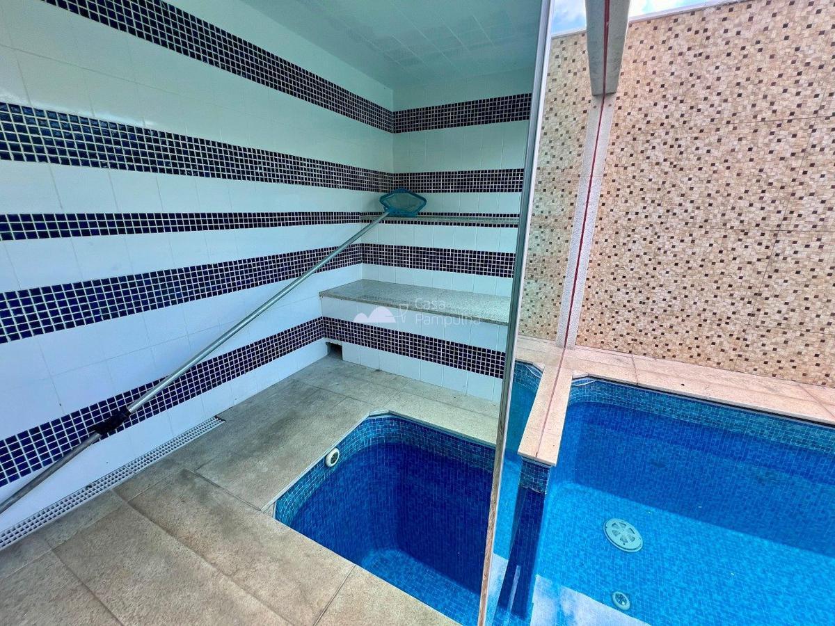 Casa, Trevo, 4 Quartos, 5 Vagas, 2 Suítes