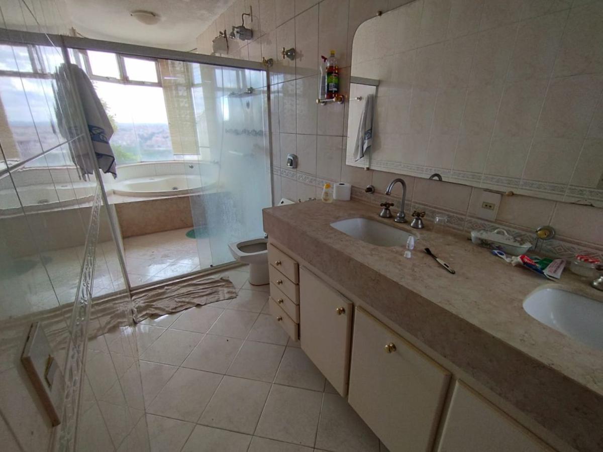 Casa, Fernão Dias, 3 Quartos, 6 Vagas, 1 Suíte