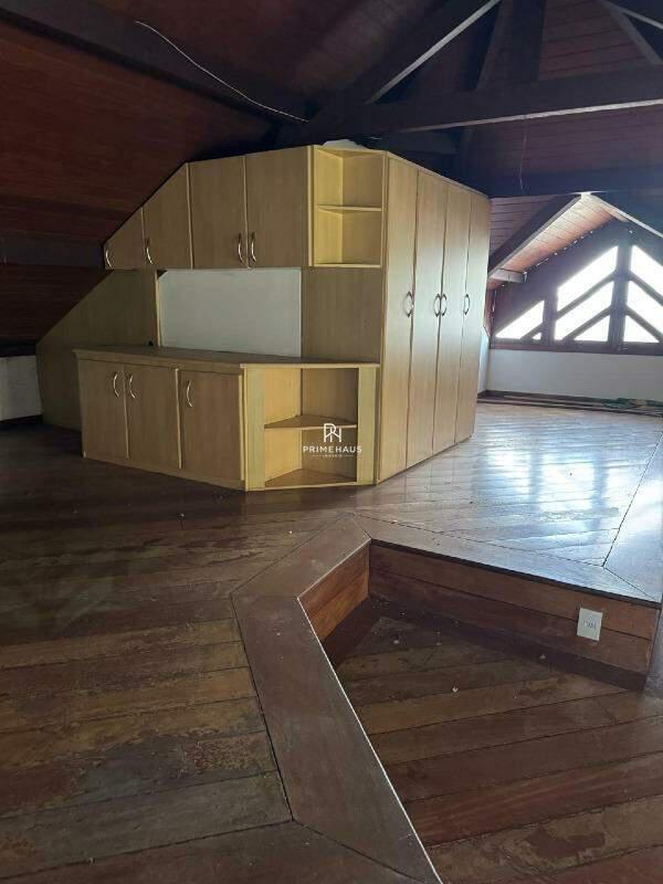 Casa, Castelo, 5 Quartos, 14 Vagas, 1 Suíte